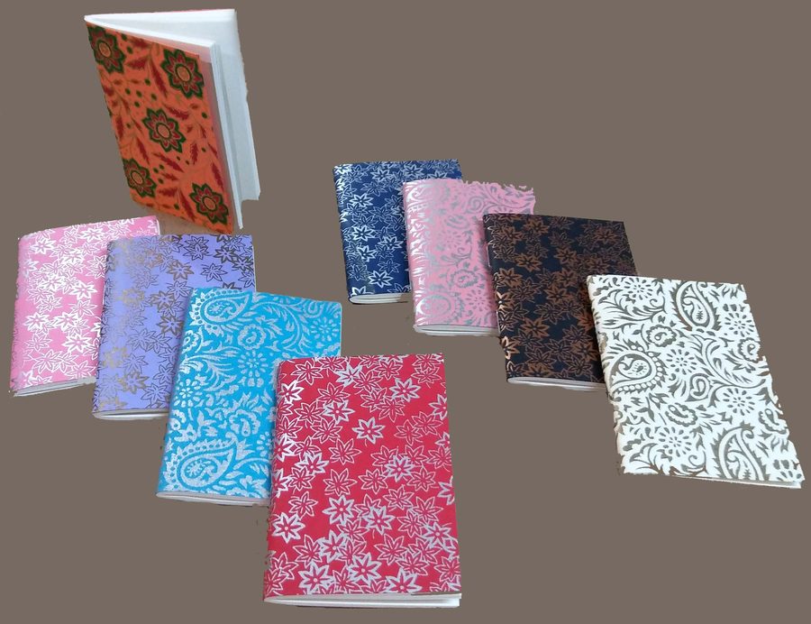 Booklet (Taj), a Chimanlals accessories set
